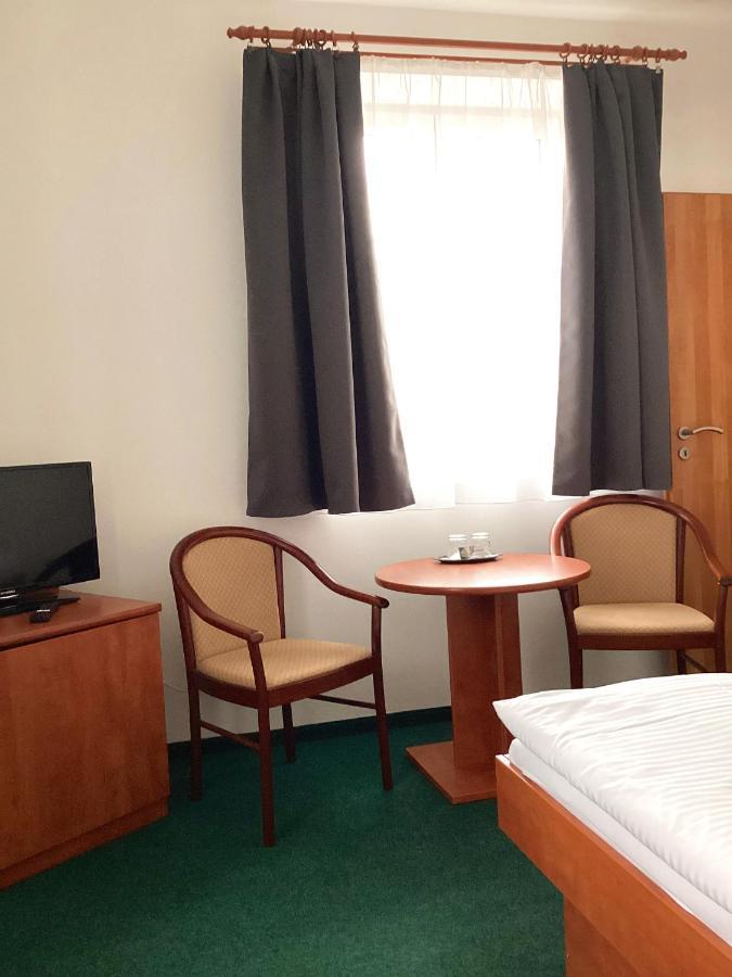 Hotel Karolina Karlsbad Exteriör bild