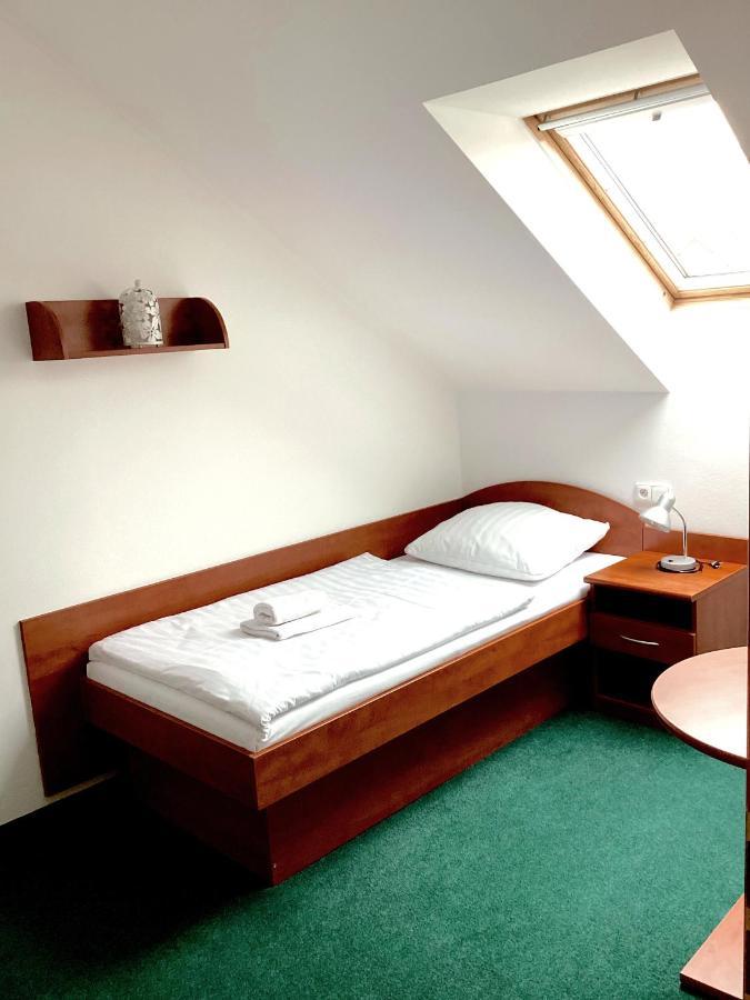 Hotel Karolina Karlsbad Exteriör bild