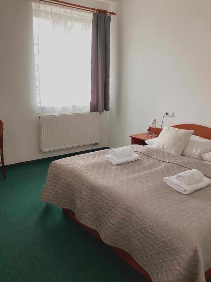 Hotel Karolina Karlsbad Exteriör bild